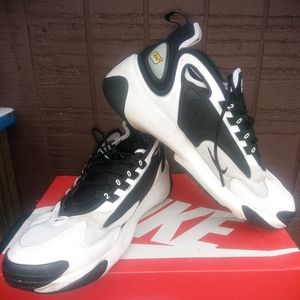Nike Zoom 2K sneakers sz 9